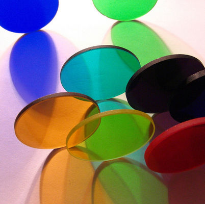 A5 ورقة المستقطب RG715 مرشحات الزجاج البصري 5 مم إلى 200 مم